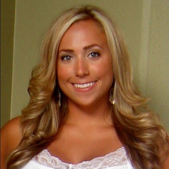 Meet your Posher, Lisa - Picture 2 of 2